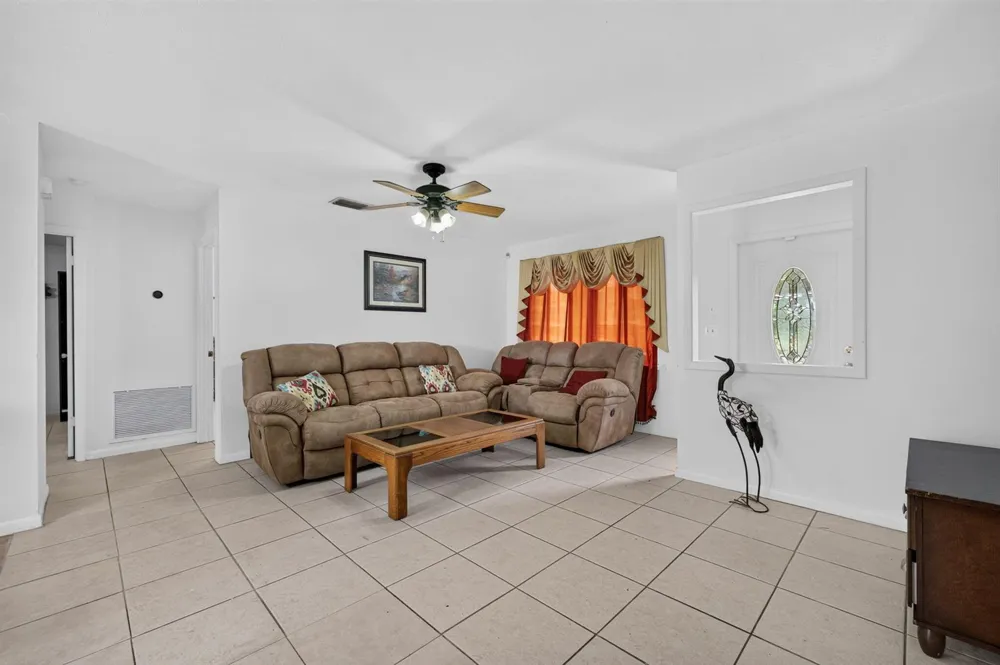 6868 E CENTER STREET Okeechobee, FL 34974