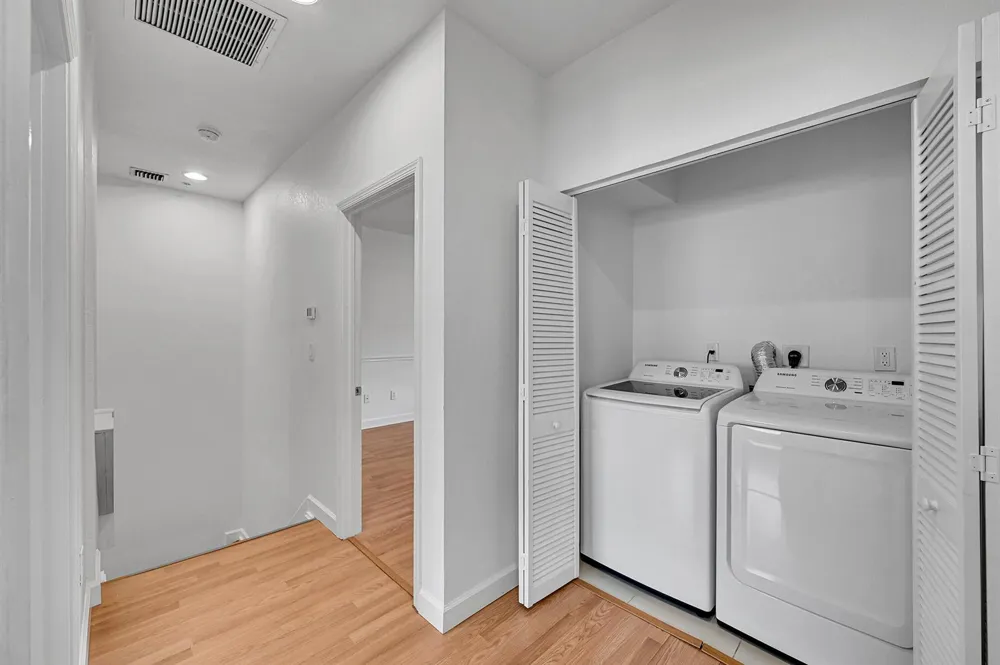 453 NE 1ST STREET Pompano Beach, FL 33060
