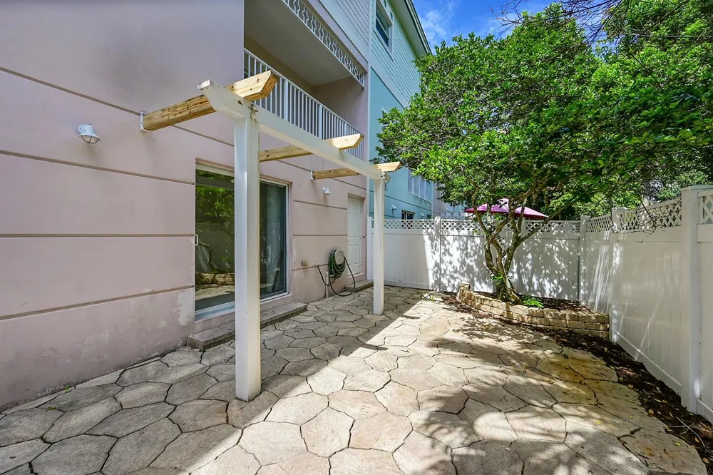 453 NE 1ST STREET Pompano Beach, FL 33060