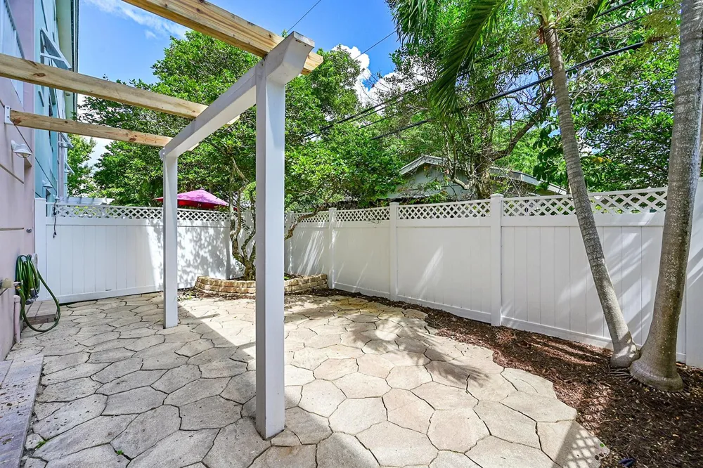 453 NE 1ST STREET Pompano Beach, FL 33060