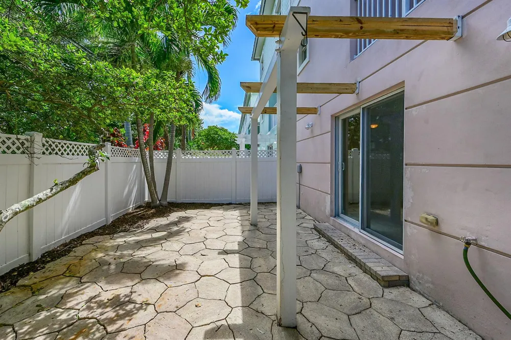 453 NE 1ST STREET Pompano Beach, FL 33060