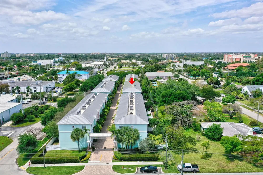 453 NE 1ST STREET Pompano Beach, FL 33060