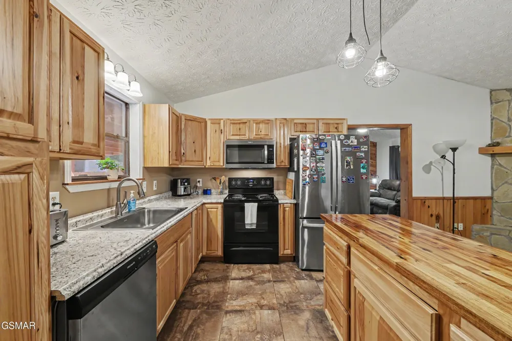 3319 Rocky Ridge Road Cosby, TN 37722