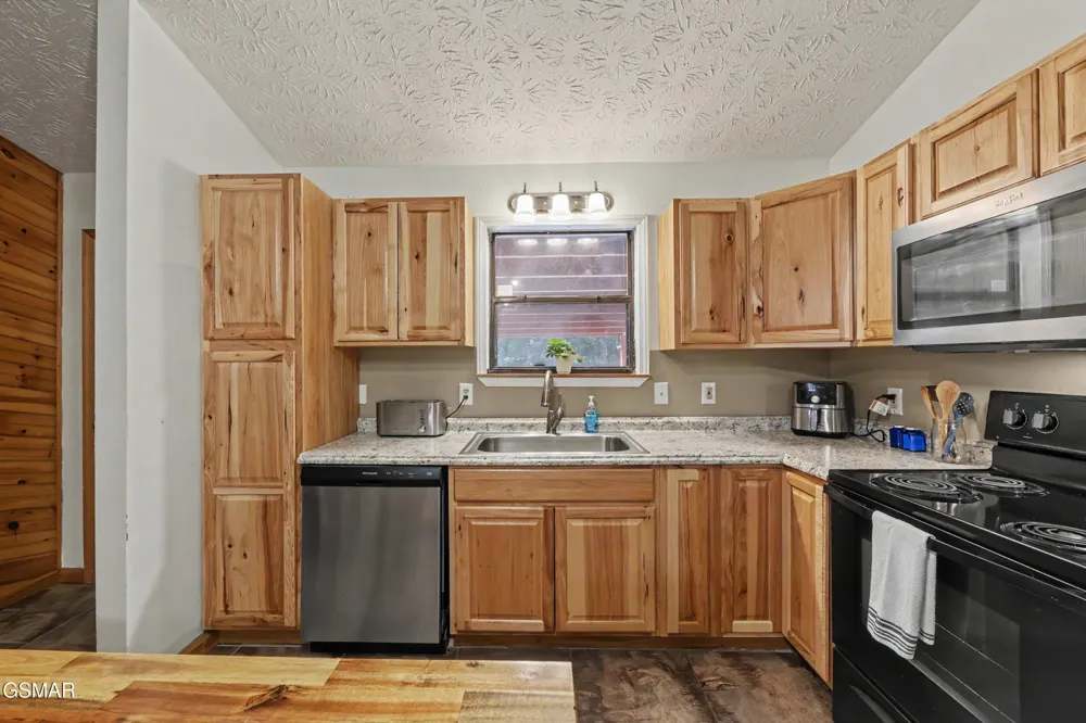 3319 Rocky Ridge Road Cosby, TN 37722