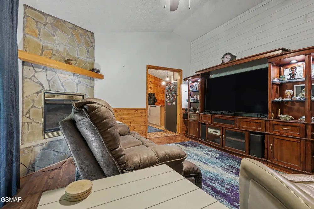 3319 Rocky Ridge Road Cosby, TN 37722
