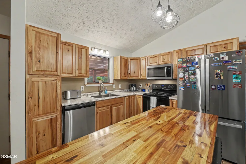 3319 Rocky Ridge Road Cosby, TN 37722
