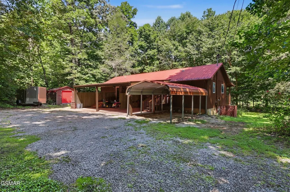 3319 Rocky Ridge Road Cosby, TN 37722