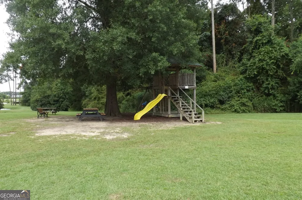 612 Whitetail LN Tifton, GA 31794