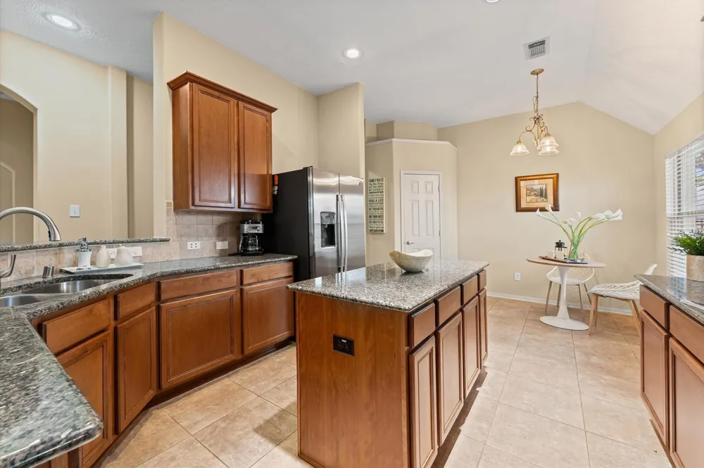 31 Pleasant Point Place Spring, TX 77389