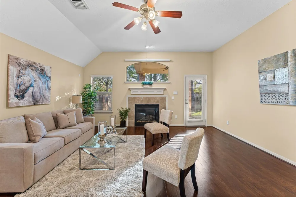 31 Pleasant Point Place Spring, TX 77389