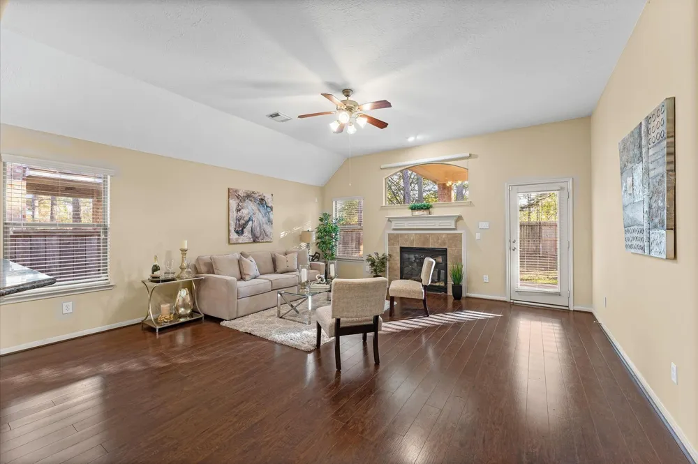 31 Pleasant Point Place Spring, TX 77389