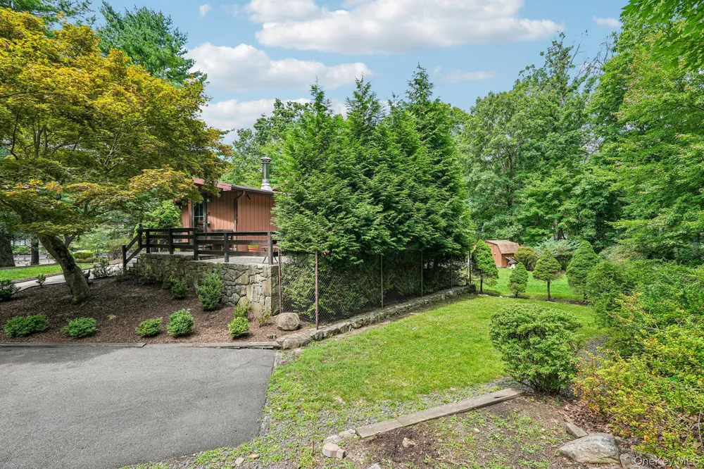 61 Lakeview Drive Tomkins Cove, NY 10986
