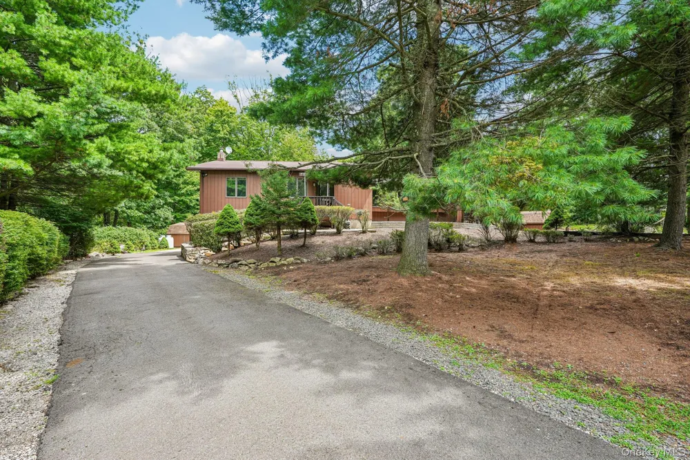 61 Lakeview Drive Tomkins Cove, NY 10986