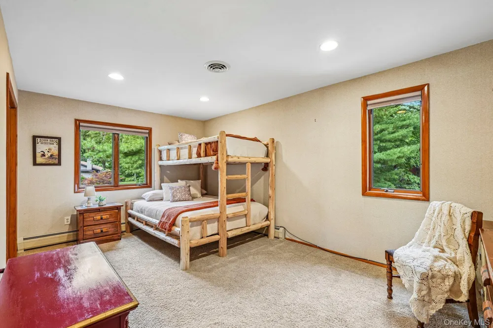 61 Lakeview Drive Tomkins Cove, NY 10986