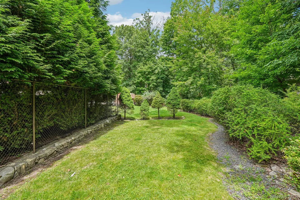 61 Lakeview Drive Tomkins Cove, NY 10986