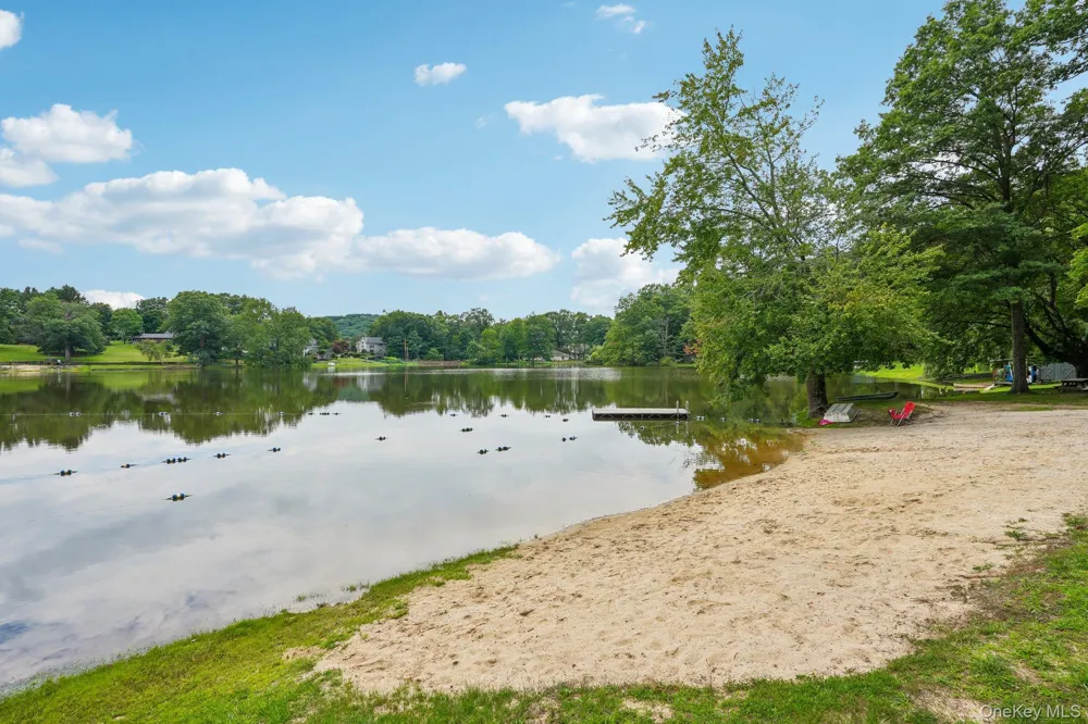 61 Lakeview Drive Tomkins Cove, NY 10986
