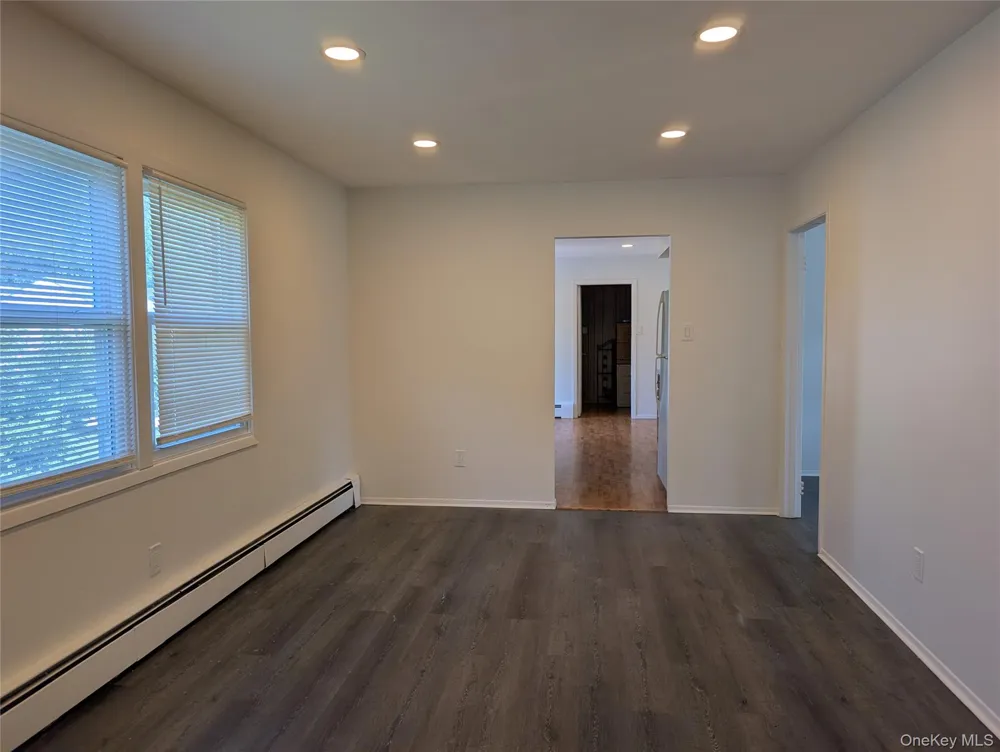 9 Maureen Lane Stony Brook, NY 11790