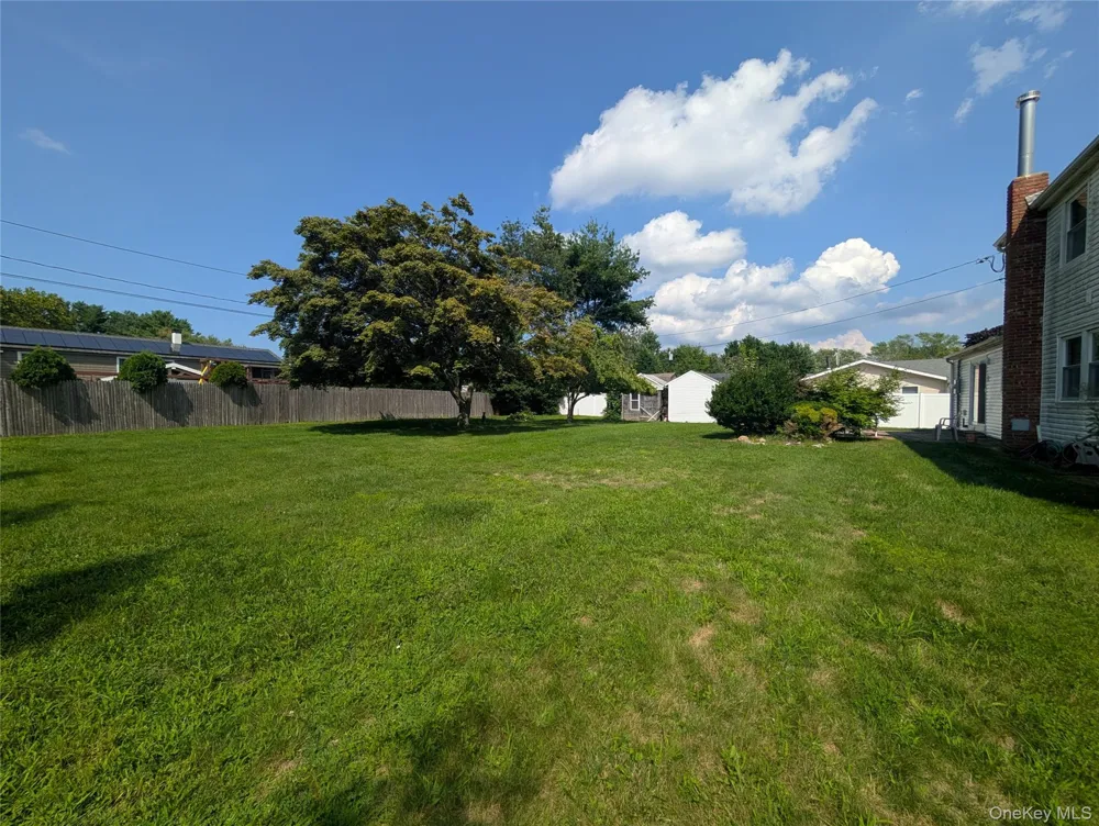 9 Maureen Lane Stony Brook, NY 11790