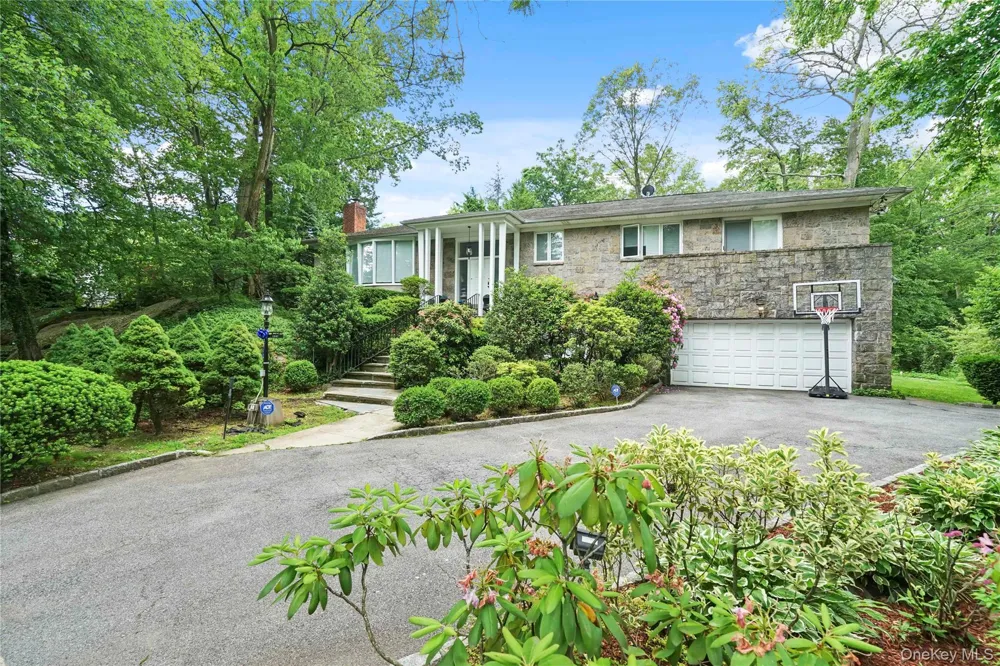 1341 Pelhamdale Avenue Pelham, NY 10803