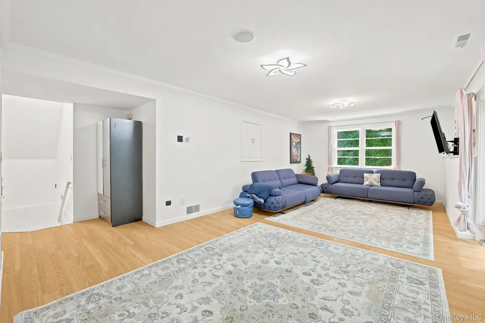 80 Hickory Hill Drive Dobbs Ferry, NY 10709