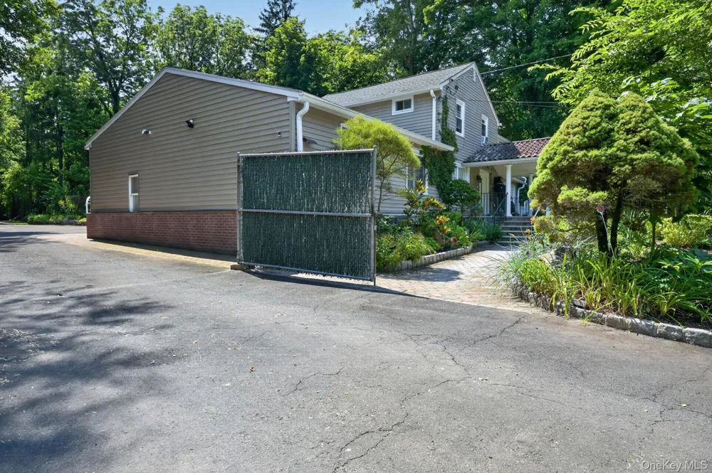 857 Western Highway Blauvelt, NY 10913