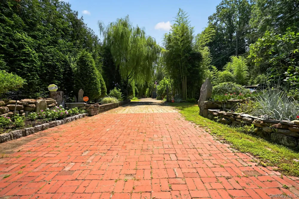 857 Western Highway Blauvelt, NY 10913