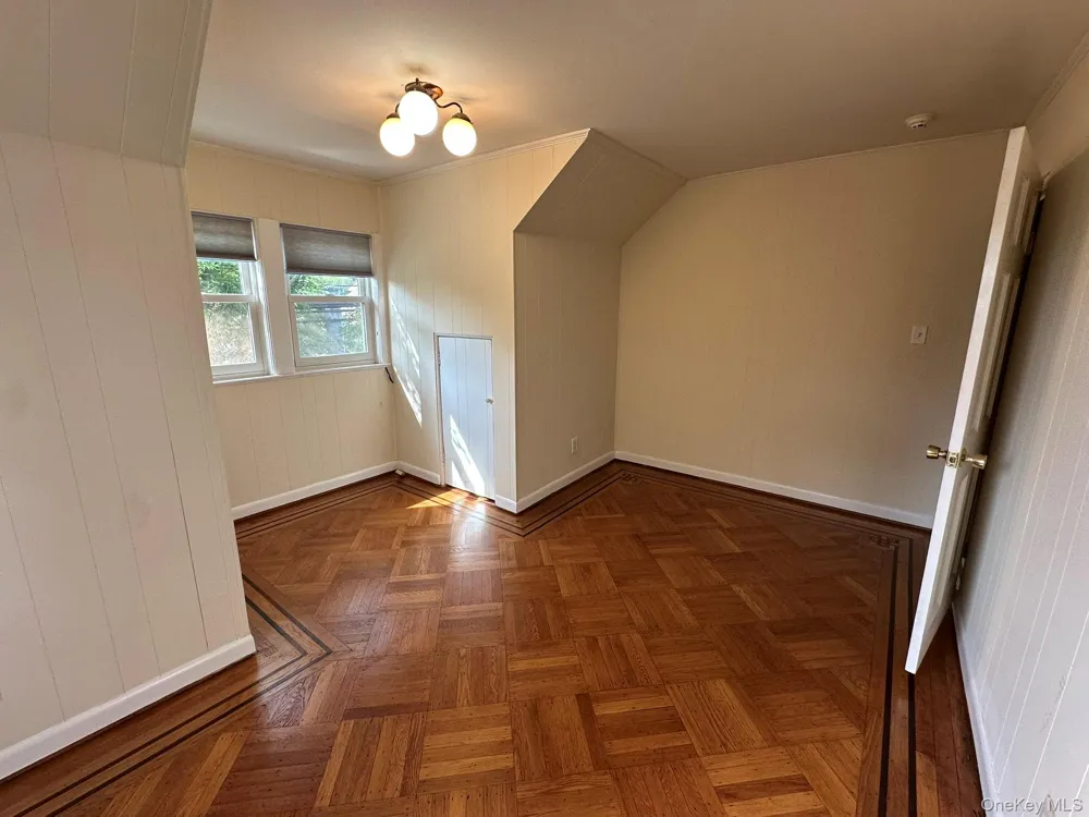 215 Conklin Street Farmingdale, NY 11735