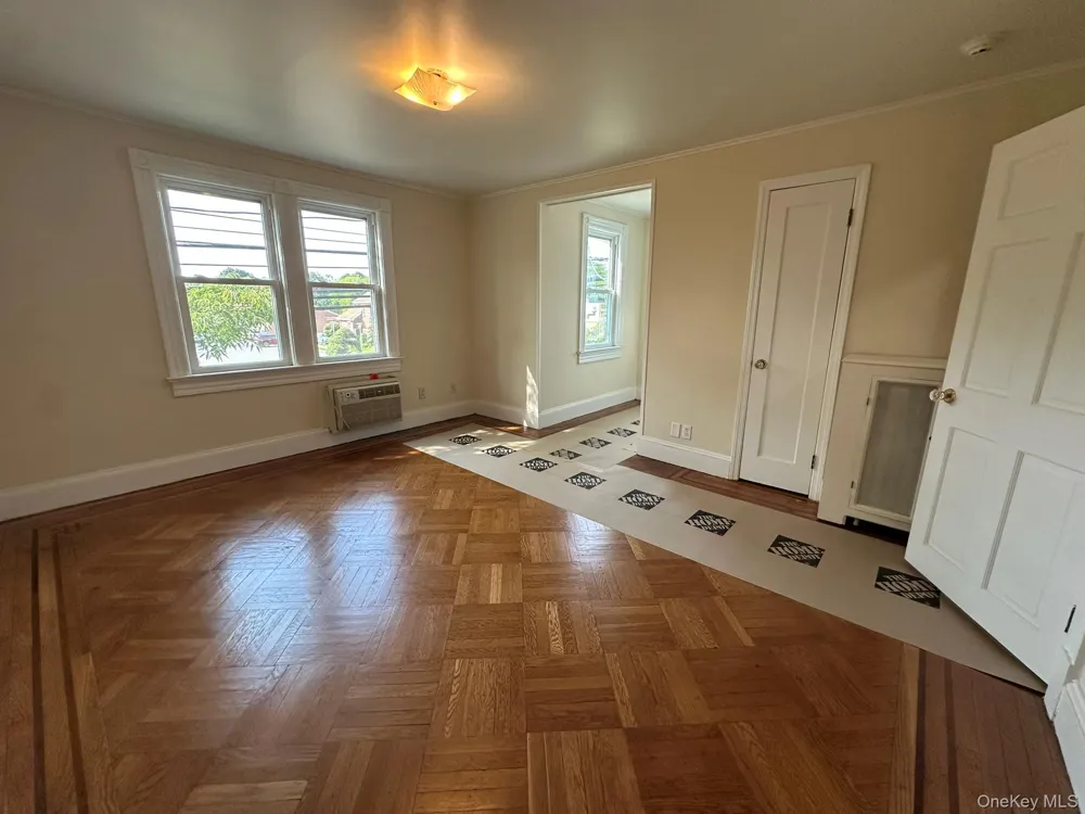 215 Conklin Street Farmingdale, NY 11735