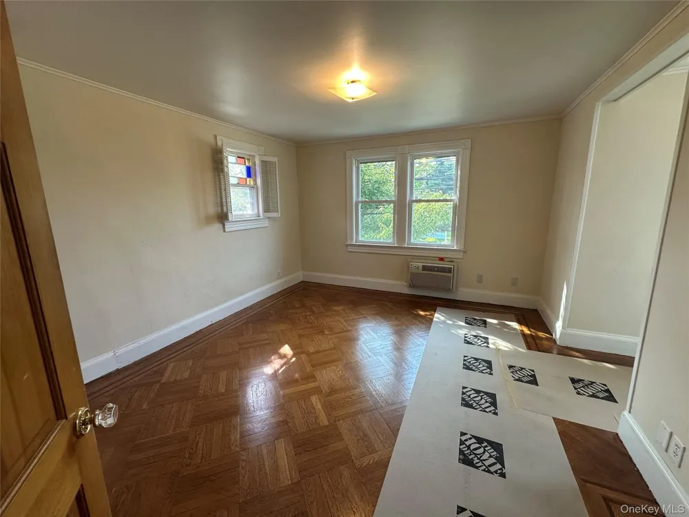 215 Conklin Street Farmingdale, NY 11735