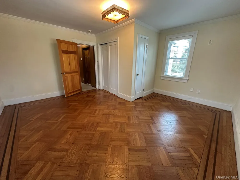 215 Conklin Street Farmingdale, NY 11735