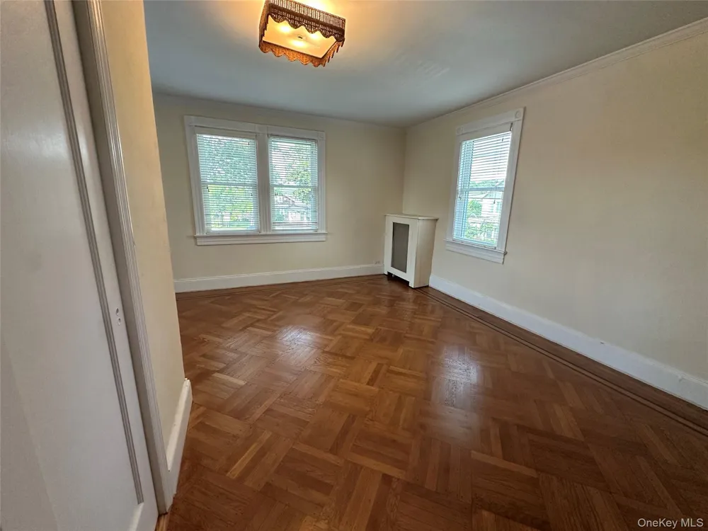 215 Conklin Street Farmingdale, NY 11735