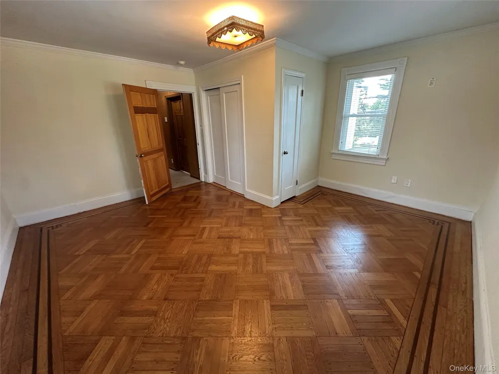 215 Conklin Street Farmingdale, NY 11735