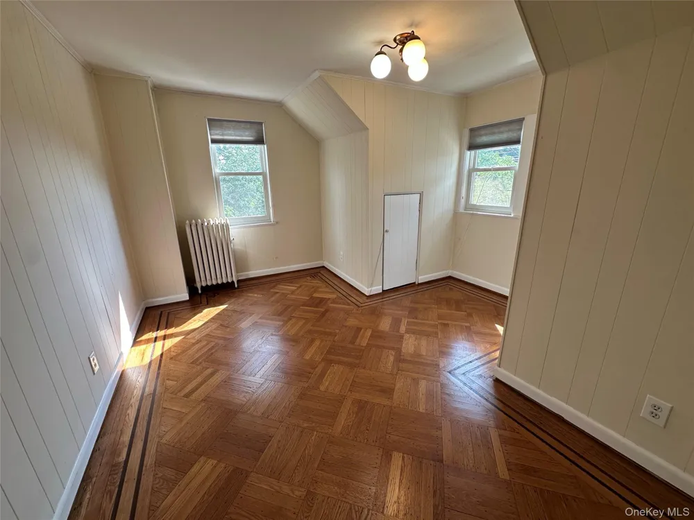 215 Conklin Street Farmingdale, NY 11735