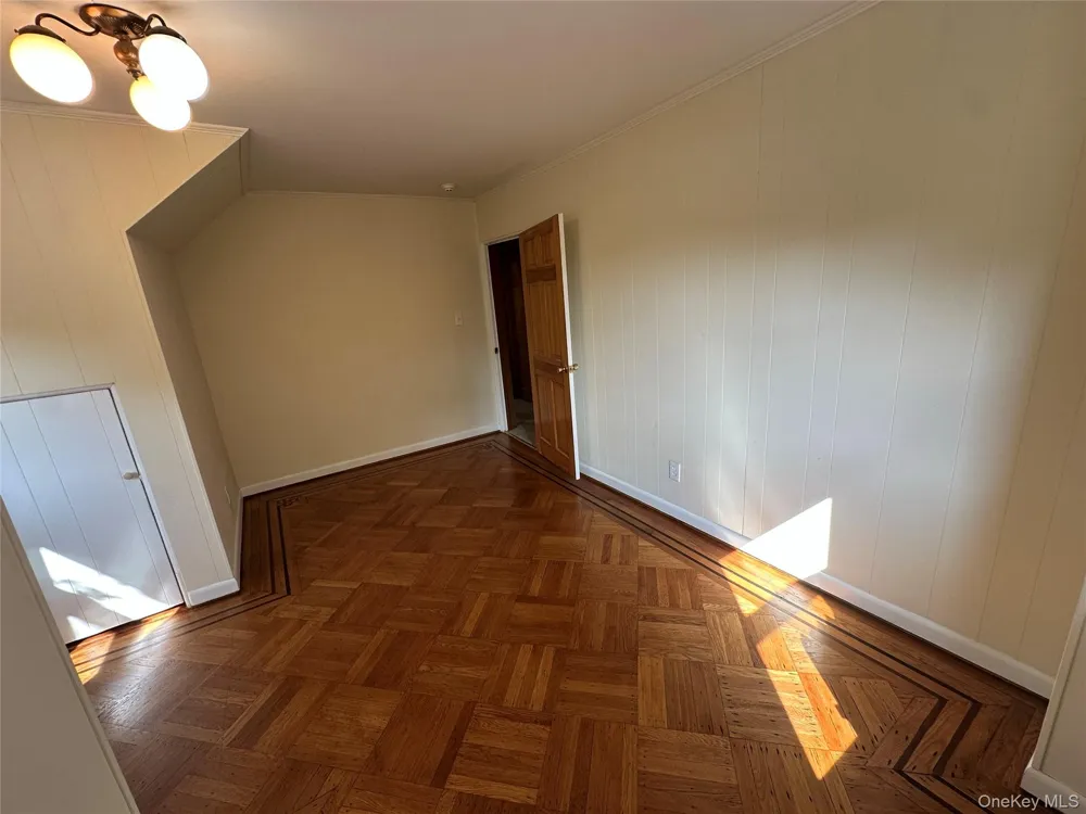 215 Conklin Street Farmingdale, NY 11735
