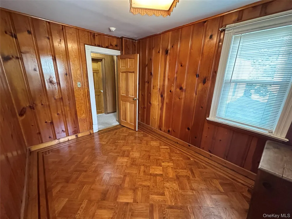 215 Conklin Street Farmingdale, NY 11735