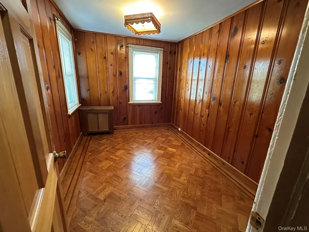 215 Conklin Street Farmingdale, NY 11735