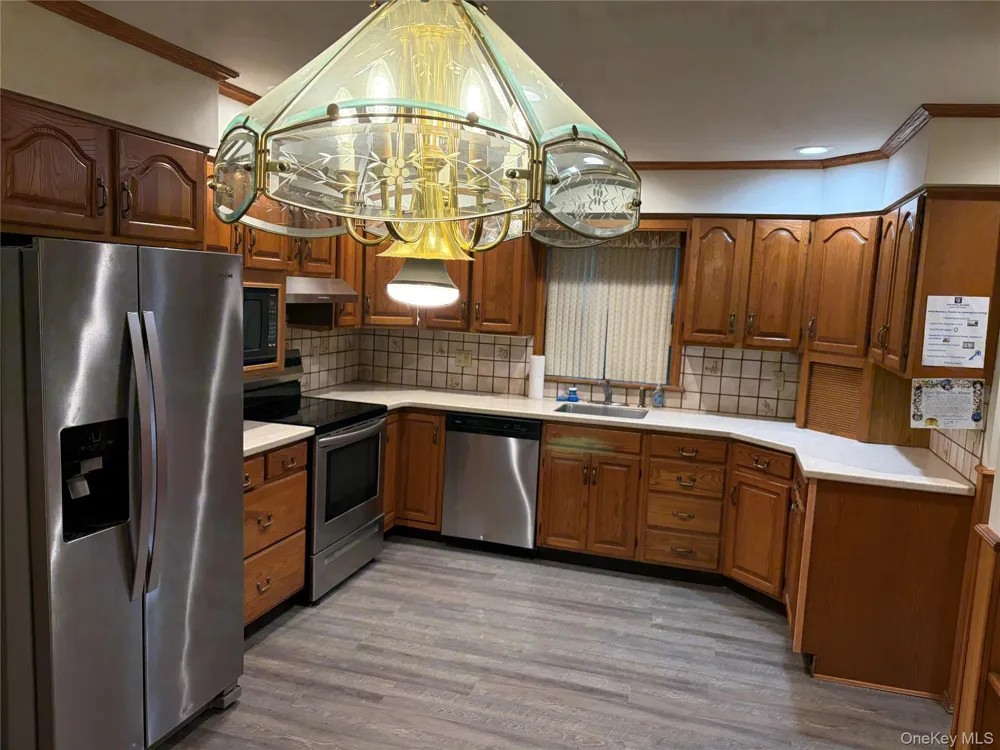 215 Conklin Street Farmingdale, NY 11735