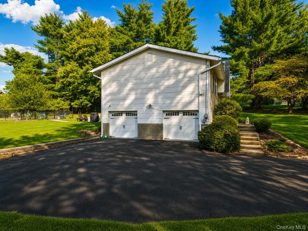6 Elena Road Campbell Hall, NY 10916