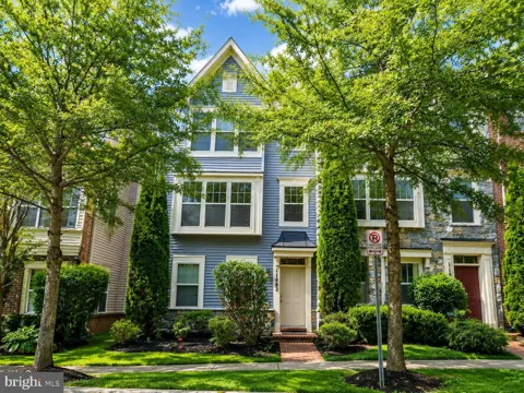 11882 COUNTRY SQUIRE WAY