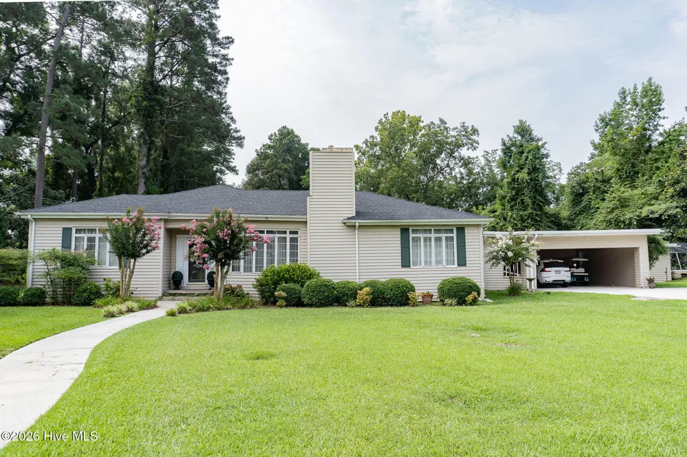 226 E College Street Whiteville, NC 28472