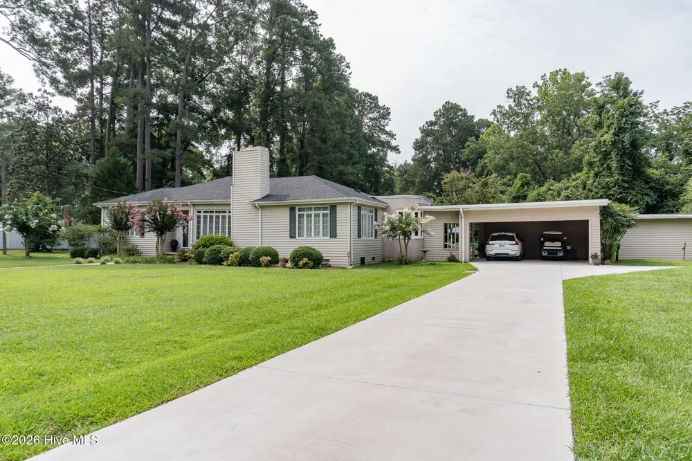 226 E College Street Whiteville, NC 28472