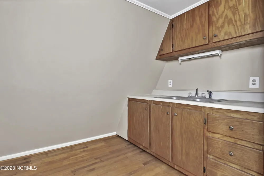 6 Scotts Hill Loop Road Wilmington, NC 28411