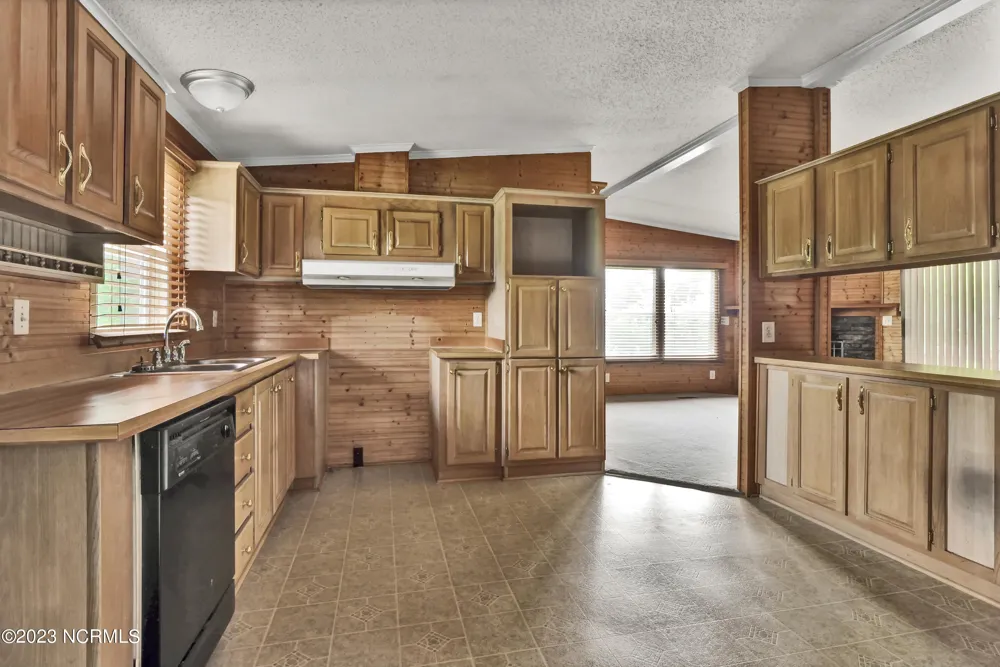 6 Scotts Hill Loop Road Wilmington, NC 28411