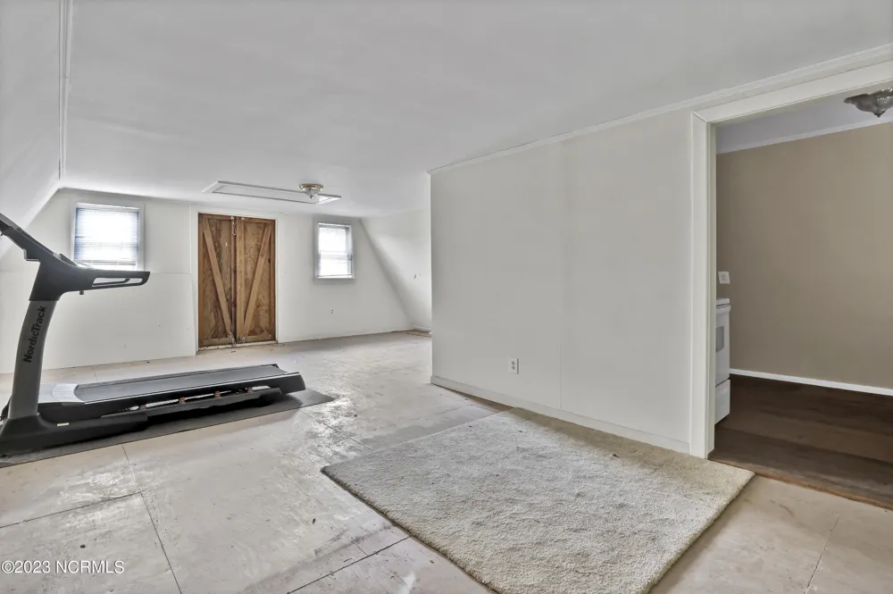 8 Scotts Hill Loop Road Wilmington, NC 28411