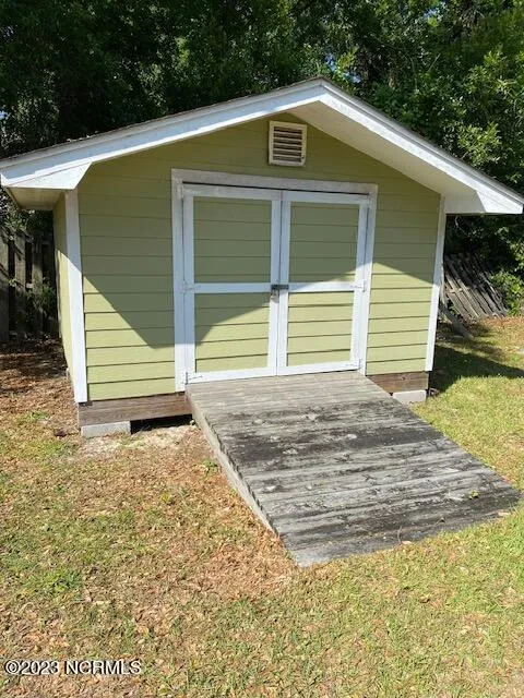 8 Scotts Hill Loop Road Wilmington, NC 28411