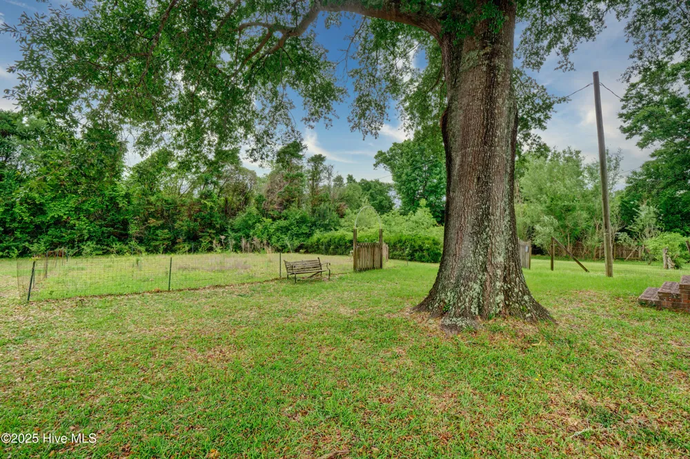8 Scotts Hill Loop Road Wilmington, NC 28411