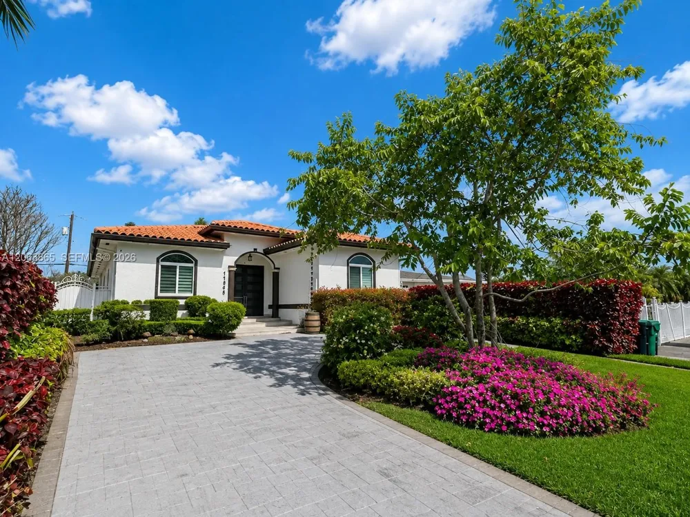 11845 SW 3rd St Miami, FL 33184