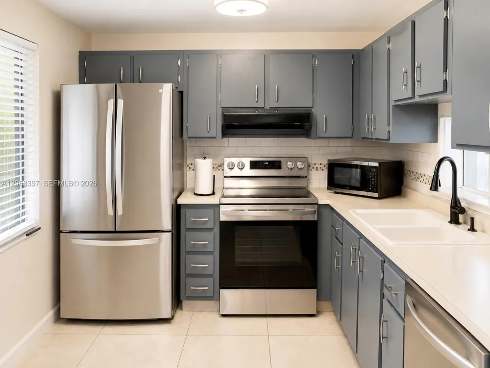 401 SE 3rd St #608 Dania Beach, FL 33004