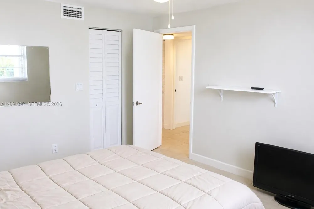 401 SE 3rd St #608 Dania Beach, FL 33004