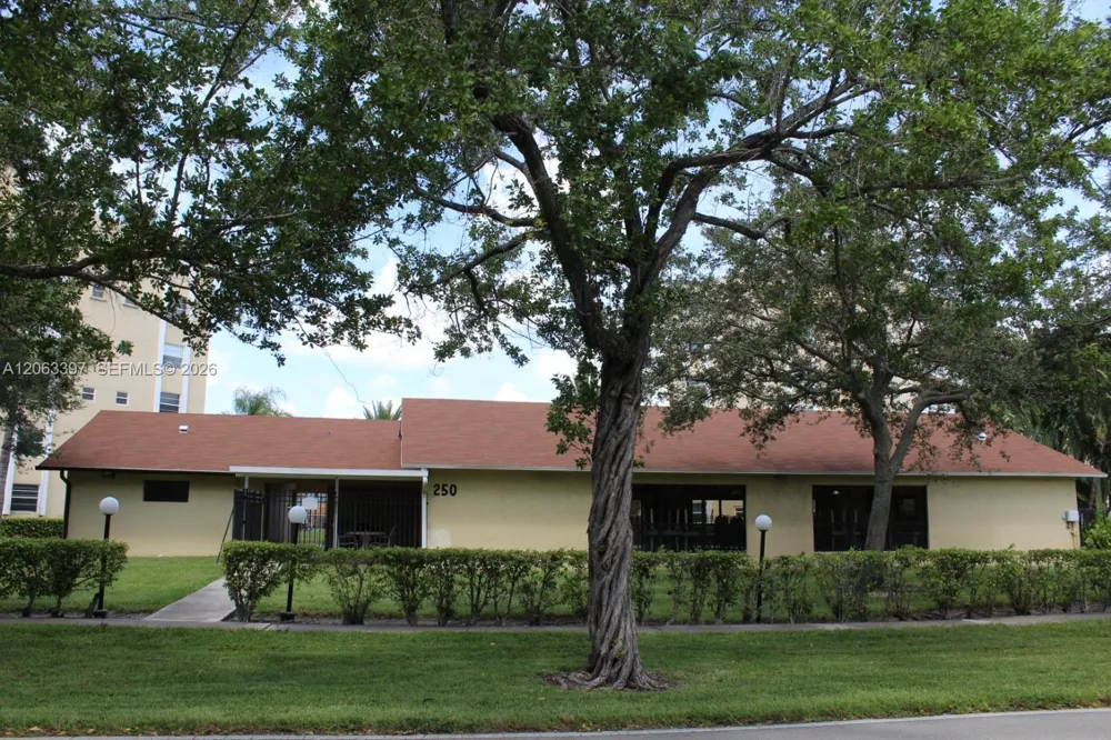 401 SE 3rd St #608 Dania Beach, FL 33004